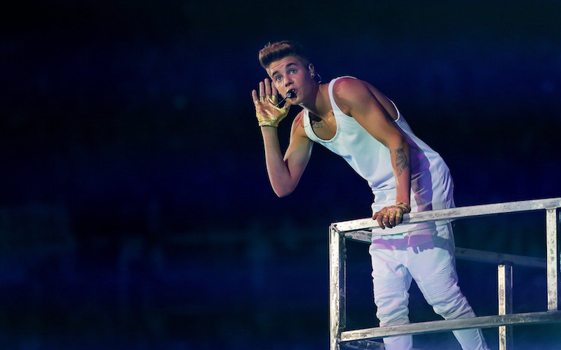 Justin Bieber a Bologna: delirio e notti in tenda per i fan