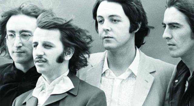 Beatles: il manoscritto di Hey Jude venduto per (quasi) un milione di dollari