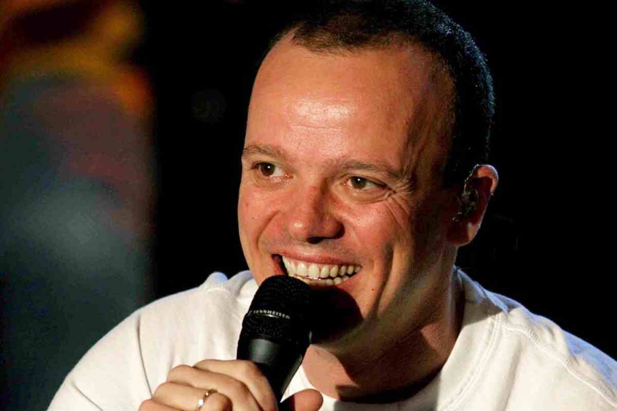 Chi Gigi D Alessio Il Cantante Di Non Dirgli Mai E Mon Amour
