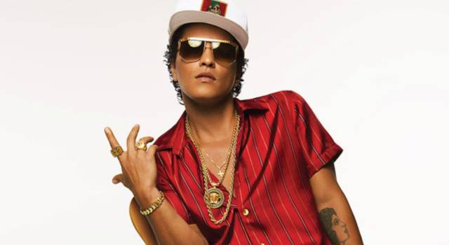 Bruno Mars diventa il primo artista con cinque singoli di diamante