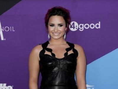 Demi Lovato, violato il suo account Snapchat: rubate foto osé
