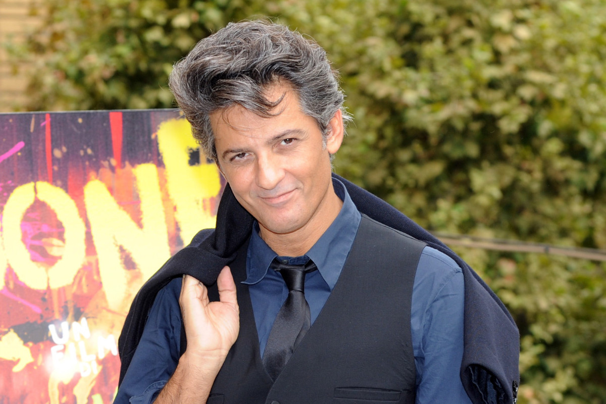 In attesa di Sanremo, Fiorello litiga in una riunione di condominio: cosa è successo