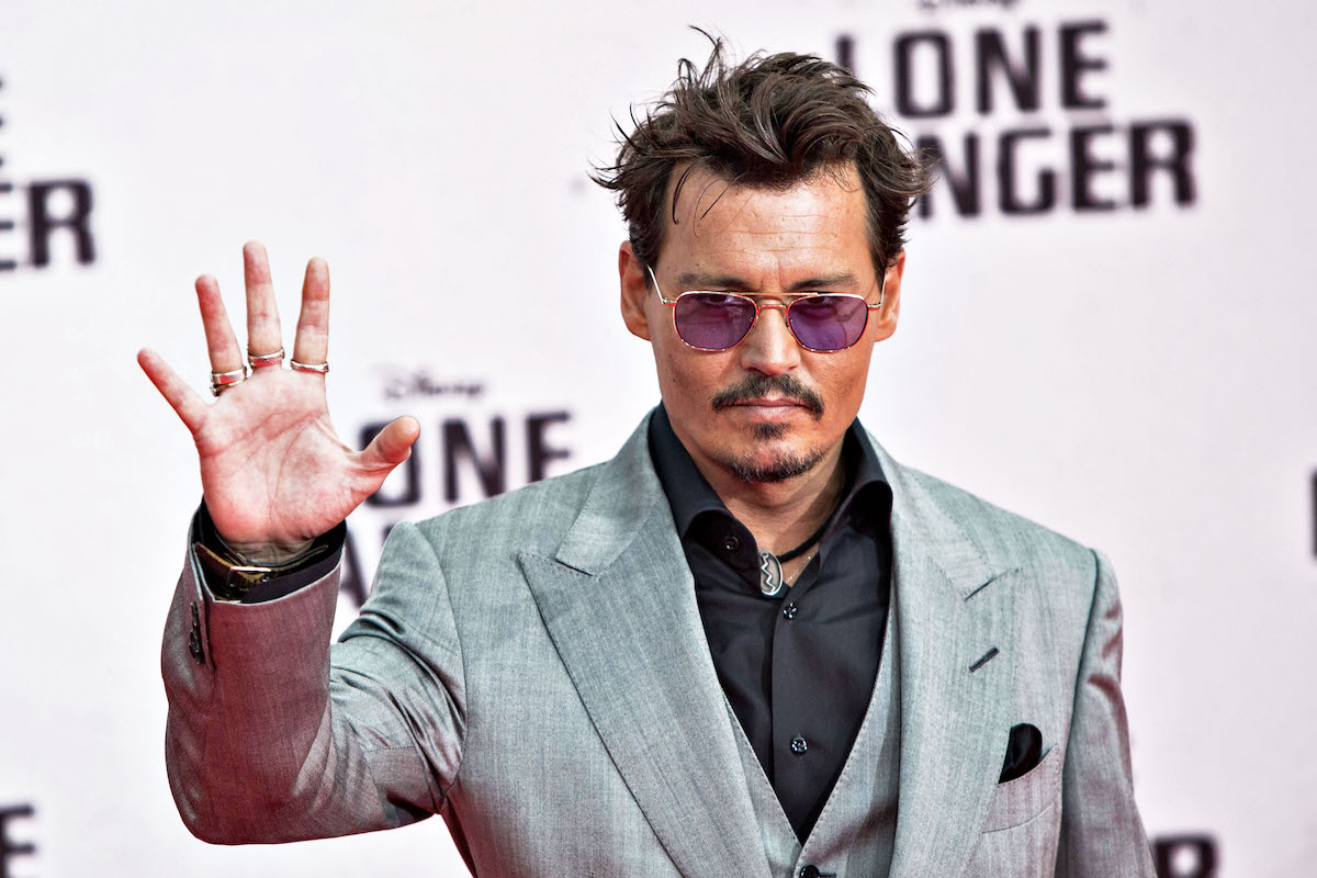 Johnny Depp canta The Times Ther Are A Changin’ di Bob Dylan per George Floyd