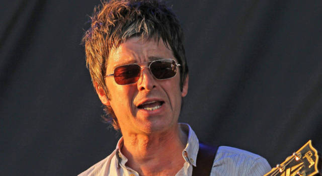 Oasis: Noel Gallagher torna con un album acustico