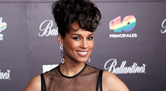 Alicia Keys senza veli su Instagram fa impazzire i fan!