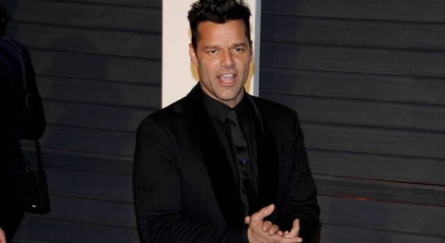 Ricky Martin accusato di violenza domestica, l&#8217;artista si difende: &#8220;Tutto falso&#8221;