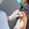Povia attacca Bassetti: “Ho terrore del vaccino per colpa vostra!”