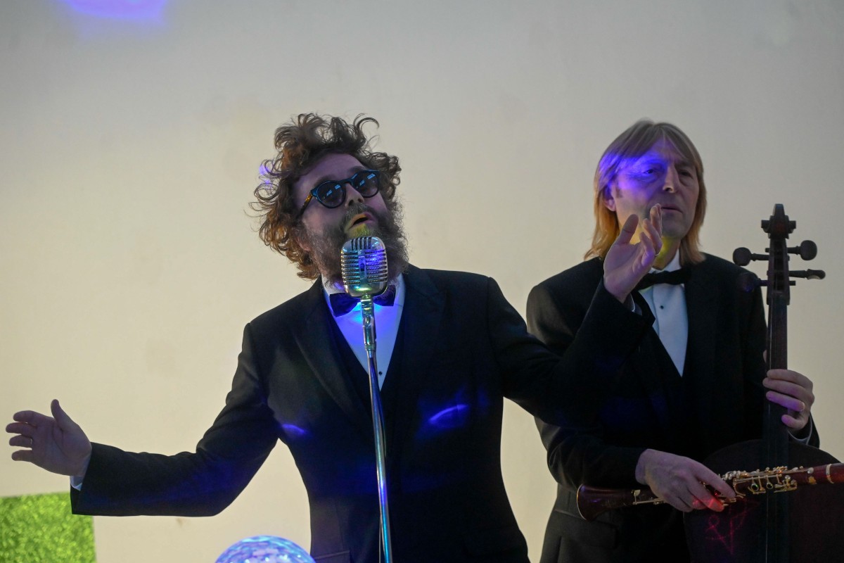 Chi sono gli Extraliscio, la band a Sanremo con Davide Toffolo