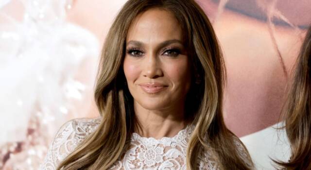 Si apre il nuovo anno con Jennifer Lopez: fuori &#8220;Can’t Get Enough&#8221;
