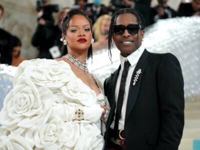 Rihanna mostra per la prima volta il suo secondo figlio!