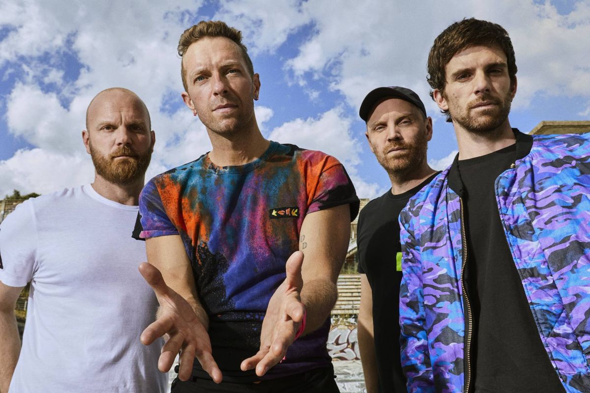 Coldplay: Chris Martin aiuta una fan a raggiungere il concerto