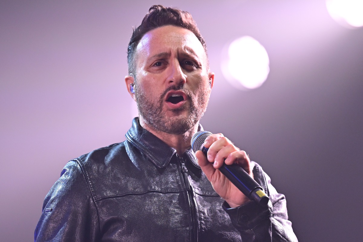 Chi è Antony Costa, cantante e attore dei Blue