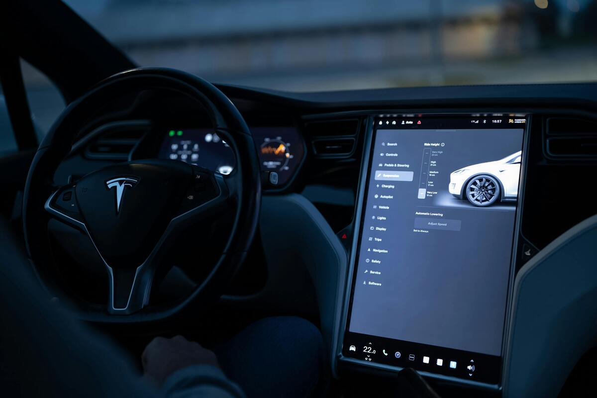 Interni auto macchina elettrica Tesla