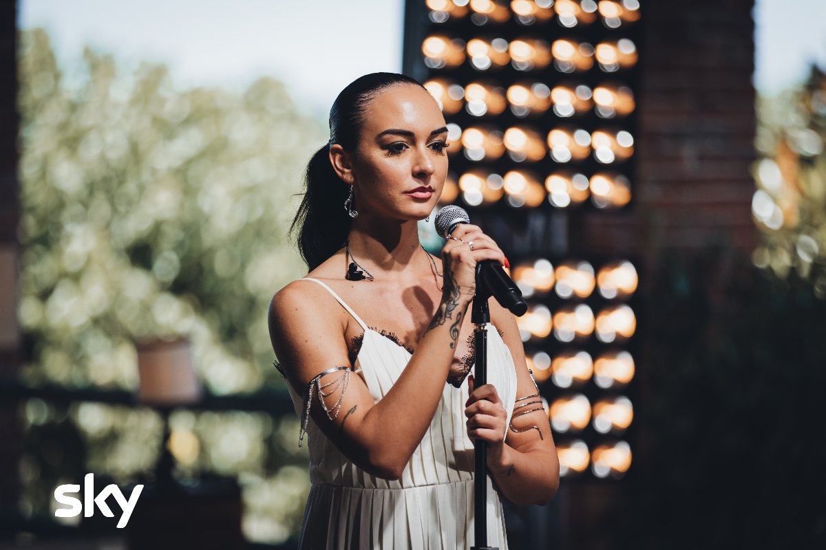 Chi è Lowrah, cantante che ha conquistato il pubblico di X Factor 2024