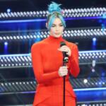 Rose Villain si esibisce sul palco dell'Ariston durante il Festival di Sanremo 2025.