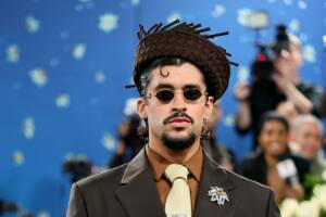 Il 5 maggio 2025, Bad Bunny ha partecipato al Met Gala al Metropolitan Museum of Art di New York, celebrando il tema "Superfine: Tailoring Black Style"