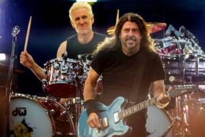 Dave Grhol con i Foo Fighters