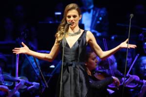 Una splendida performance di Elisa Balbo illumina l’AmericanAirlines Arena di Miami, il 12 febbraio 2017.