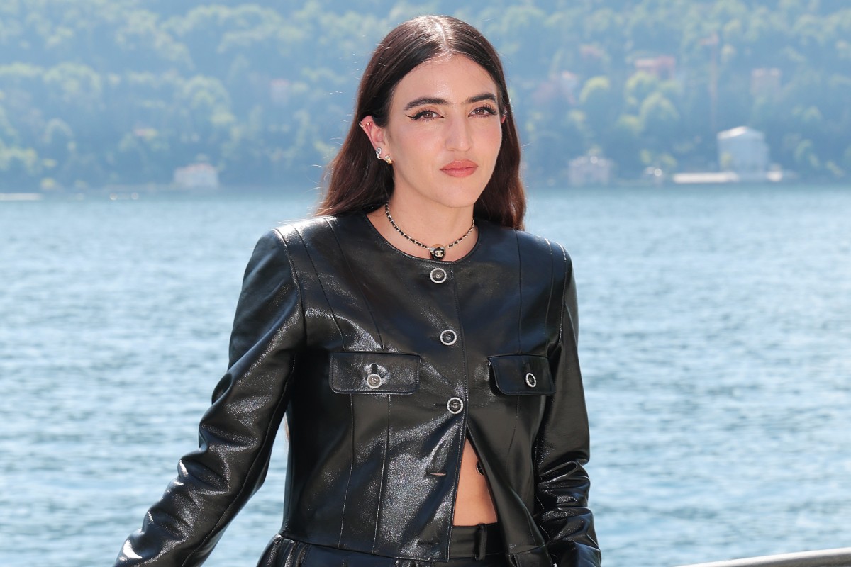 JoaJoan Thiele ha partecipato alla sfilata Chanel Cruise 2025, tenutasi il 29 aprile 2025 presso la splendida Villa d'Este a Como, Italia