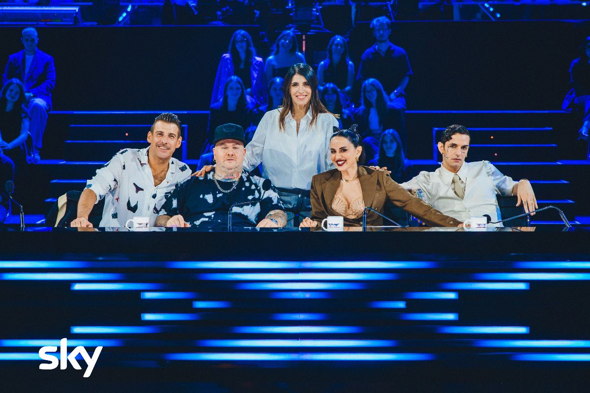 Torna X FACTOR: l’edizione 2025 inizia l’11 settembre su Sky e NOW con Giorgia alla conduzione e i quattro giudici Achille Lauro, Francesco Gabbani, Jake La Furia e Paola Iezzi.
