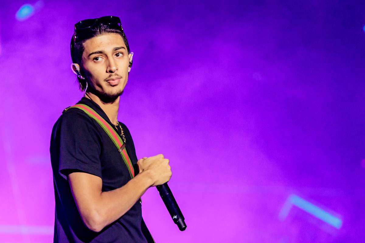 Ghali prende la patente