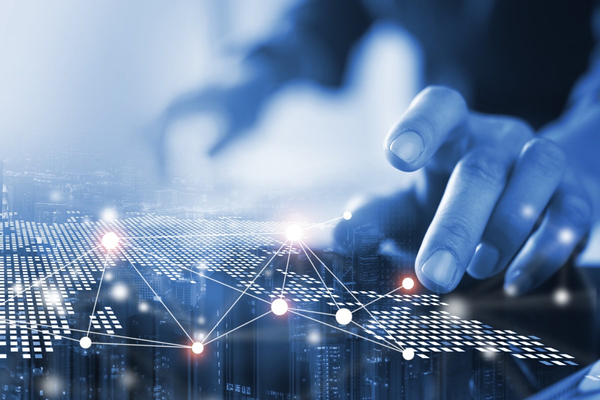 Rappresentazione del mondo connesso attraverso la tecnologia digitale.