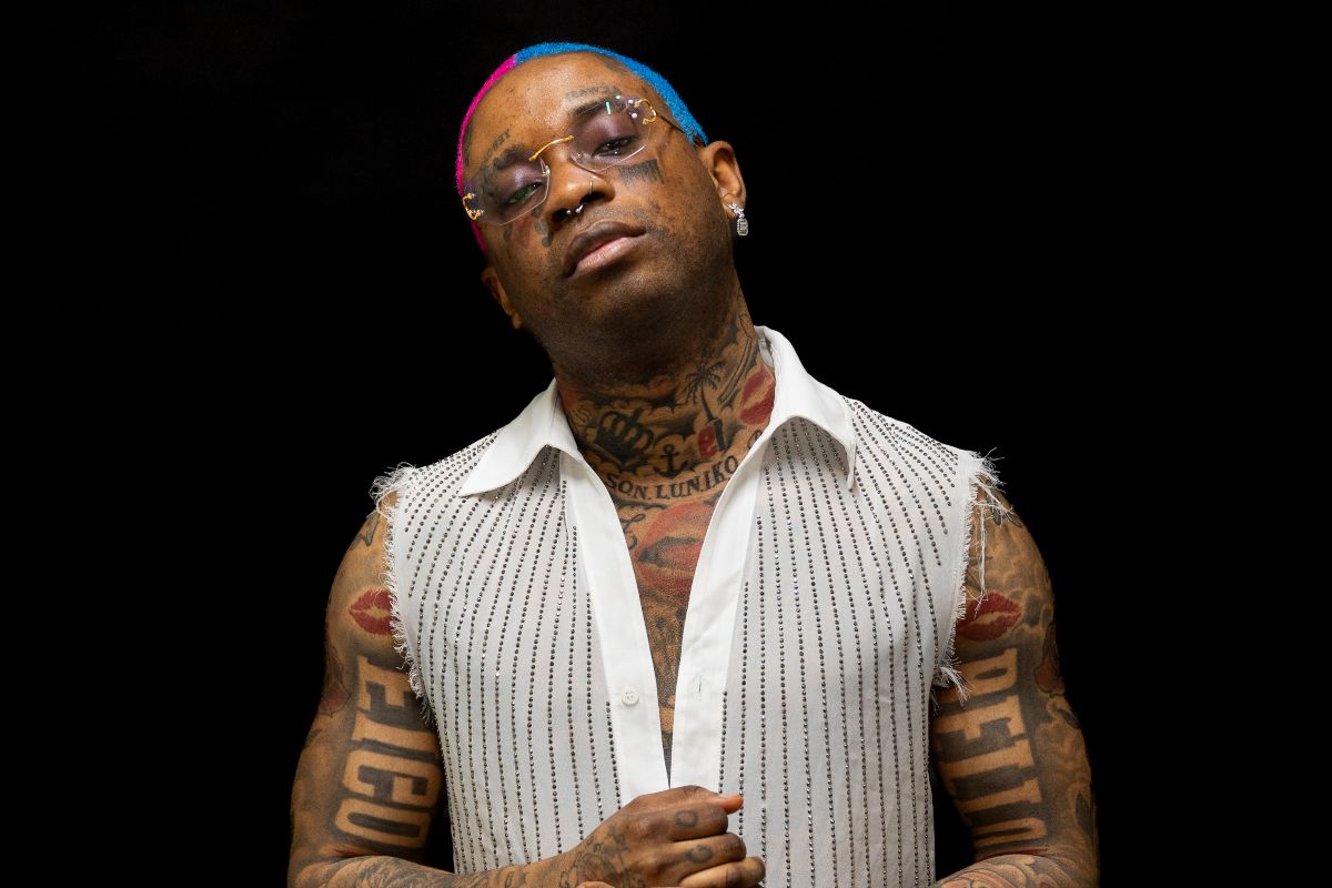 Bello Figo con scamiciato bianco