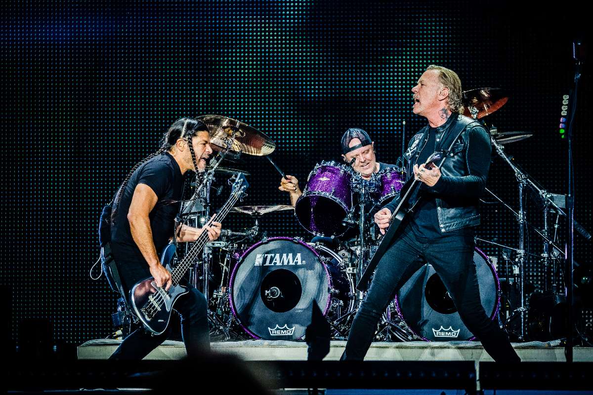 Metallica mentre suonano sul palco