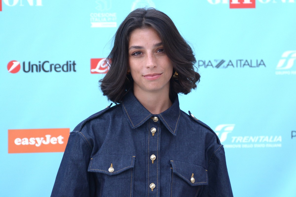 Lea Gavino con camicia di jeans