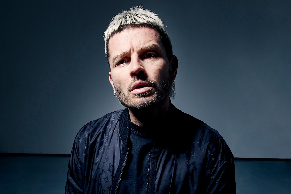 Luca Agnelli con giacca scura