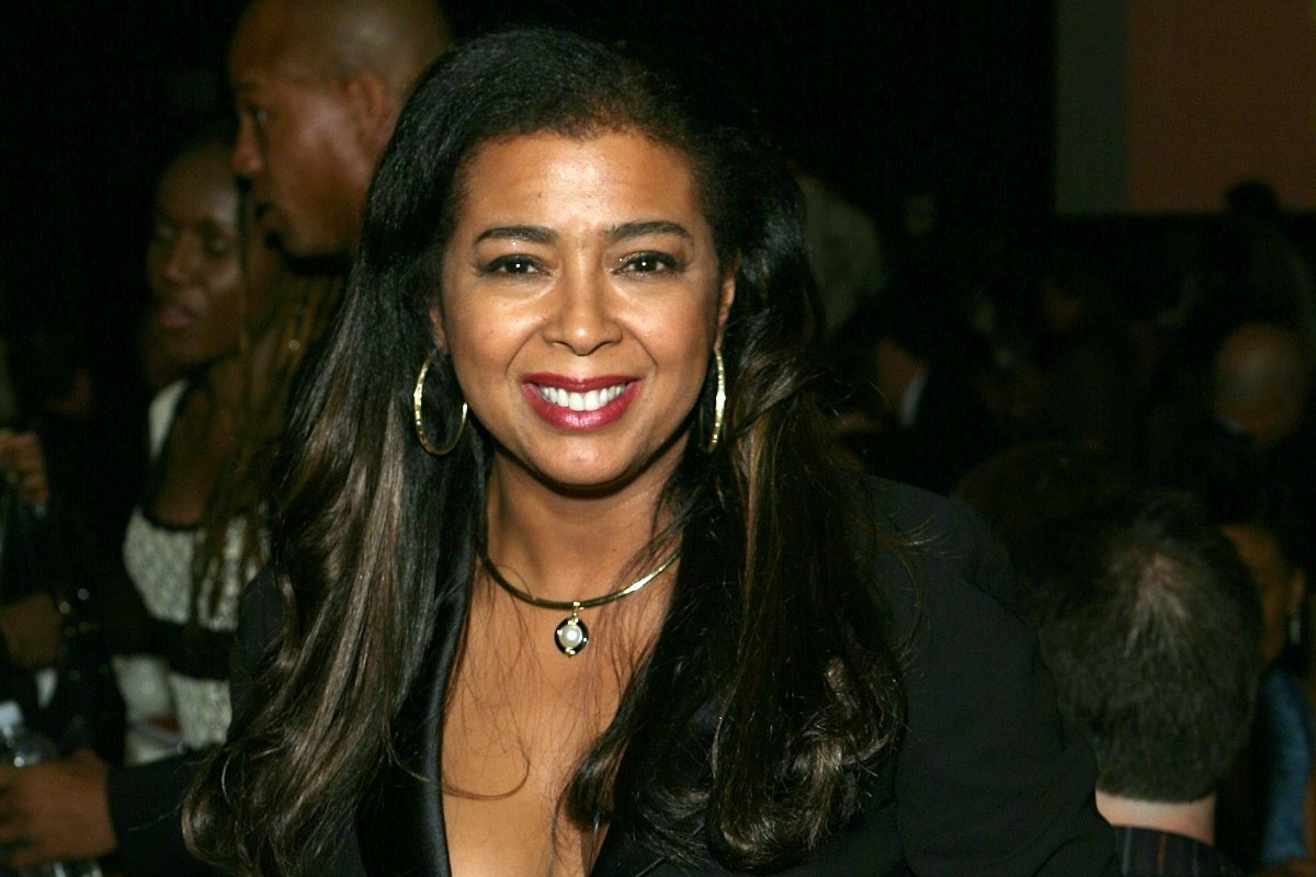 Irene Cara sorridente