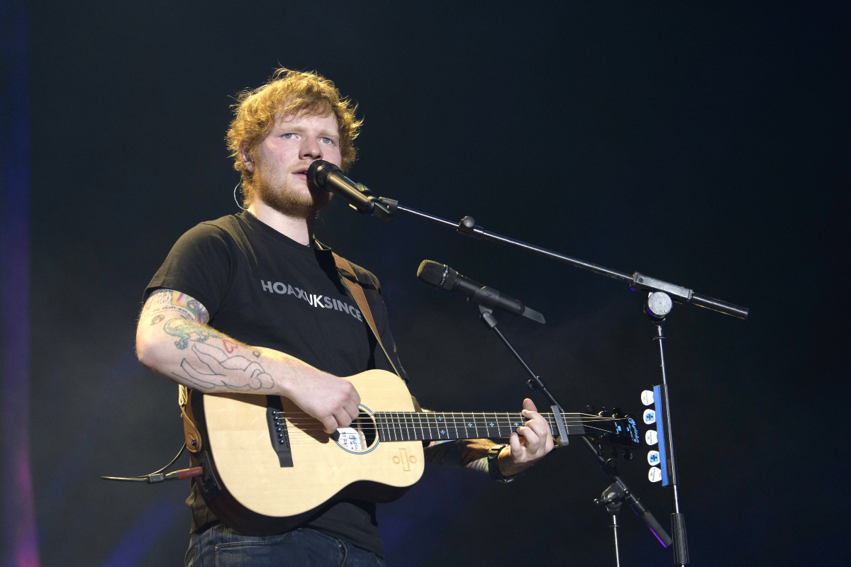 Ed Sheeran con la chitarra